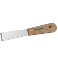 Putty scraper with wood handle