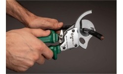 Ratchet cable cutter