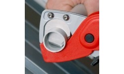 Kirpimo replės plastikiniams vamzdžiams KNIPEX