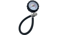 Tire inflating gun with manometer