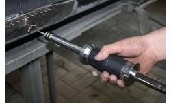 Pneumatic dent puller with suction cups