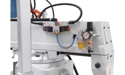 UWF 90 V with pneumatic tool clamping