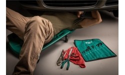 Vežimėlis po automobiliu (plastikinis)