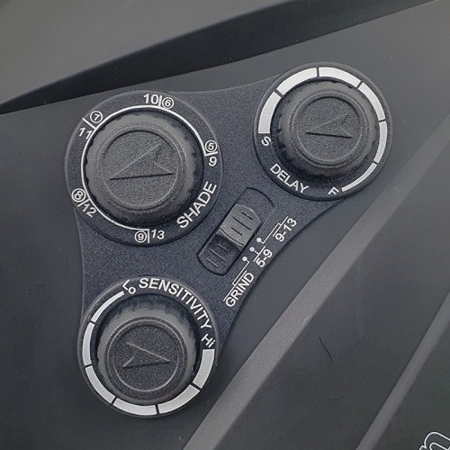 Sherman-profi V6b savaime tamsėjantis skydelis