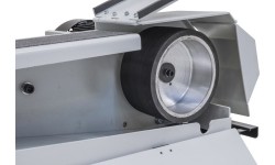 Vamzdžių ir profilių galų šlifavimo staklės su integruota dulkių nutraukimo sistema KBR 100 x 2000 DC-2