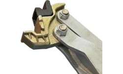 Tyre changer for truck