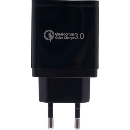 USB charger with fast charge port 220V, 2x2.1A 1xQC3.0