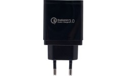 USB charger with fast charge port 220V, 2x2.1A 1xQC3.0