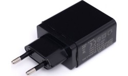 USB charger with fast charge port 220V, 2x2.1A 1xQC3.0