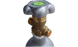 Dujų balionas (užpildytas CO₂ dujom) su nusodinimo vamzdeliu, skirta pildyti SodaStream balionėlius