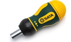 Screwdriver with interchangeable bits (7pcs)